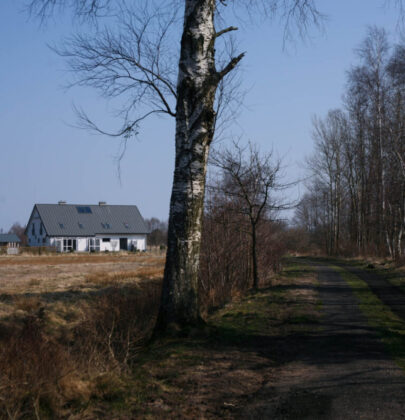 Dom w Trawach w Smołdzińskim Lesie