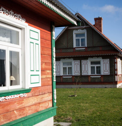 Białowieskie Sioło. Folkowy nocleg w Białowieży