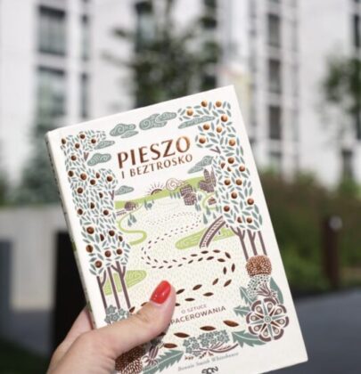 Pieszo i beztrosko. O sztuce spacerowania. – recenzja