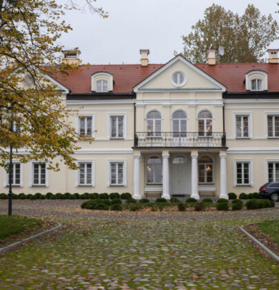 Sobienie Królewskie. Restauracja na Mazowszu