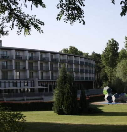 Holiday Inn Józefów. Hotel dla dzieci blisko Warszawy.