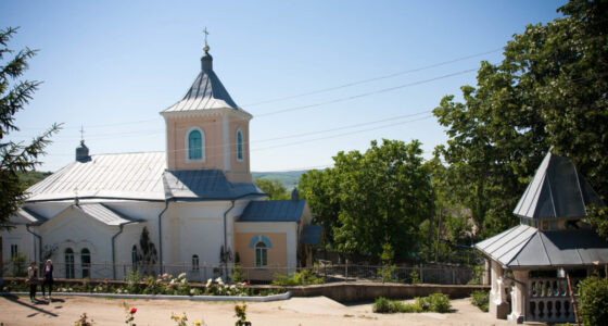 Monastyr Hirova. Mołdawski klasztor na wzgórzu.